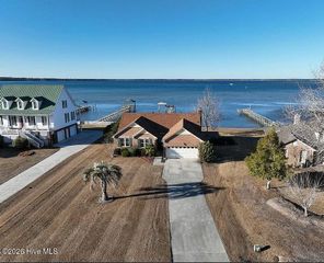 615 Willbrook Circle, Sneads Ferry, NC 28460