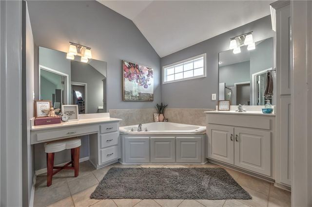 4605 NE 105th Street, Kansas City, MO 64156