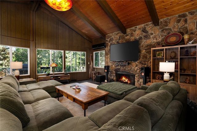 24611 Valle Drive, Crestline, CA 92325