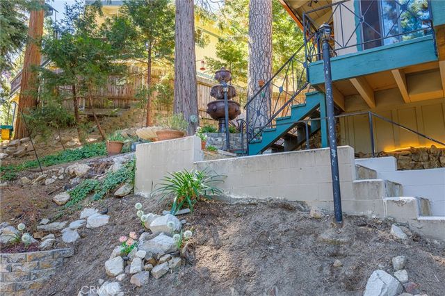24611 Valle Drive, Crestline, CA 92325