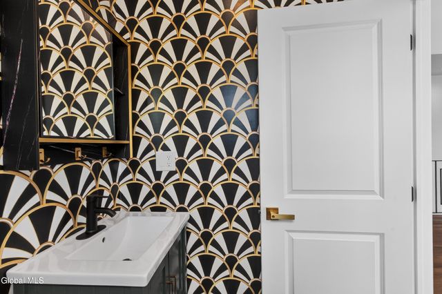 45 Onderdonk Road, Glenville, NY 12302