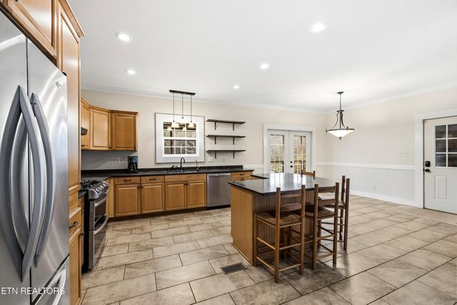 2520 W Beaver Creek Drive, Powell, TN 37849