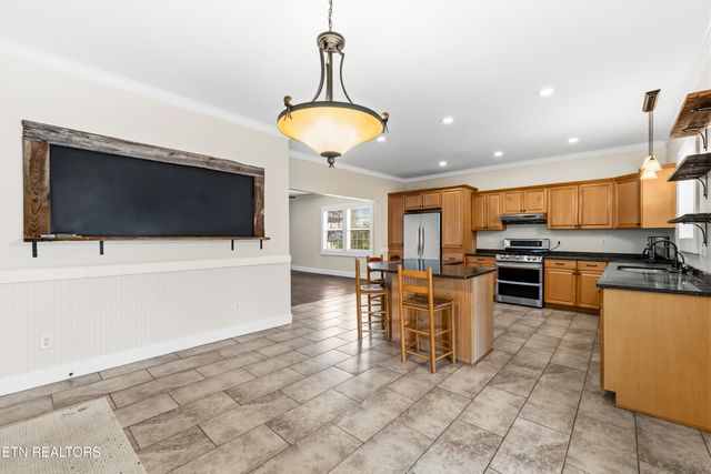 2520 W Beaver Creek Drive, Powell, TN 37849