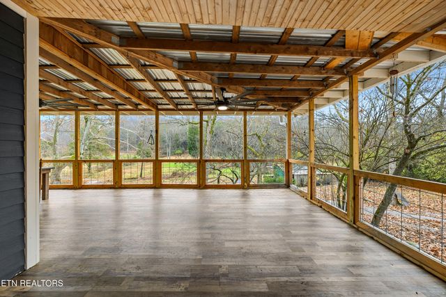 2520 W Beaver Creek Drive, Powell, TN 37849