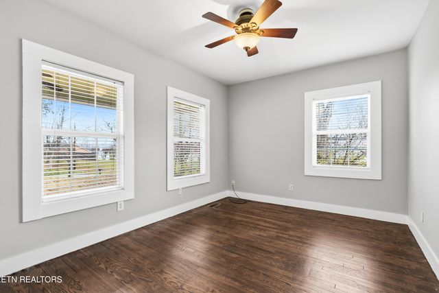 2520 W Beaver Creek Drive, Powell, TN 37849