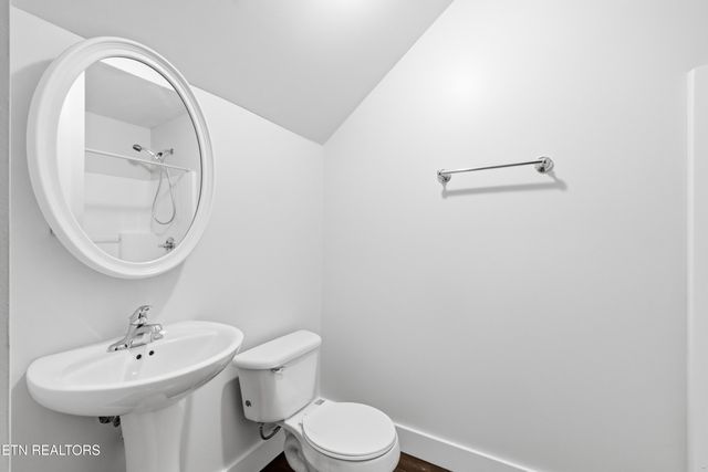 2520 W Beaver Creek Drive, Powell, TN 37849