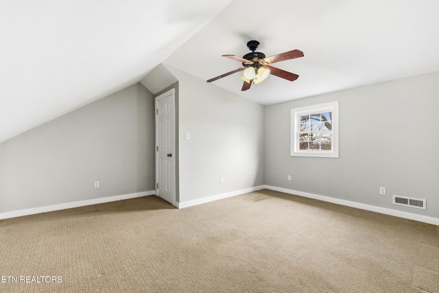 2520 W Beaver Creek Drive, Powell, TN 37849