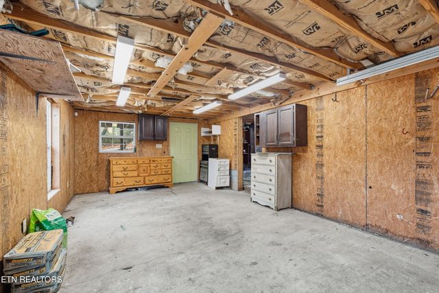 2520 W Beaver Creek Drive, Powell, TN 37849