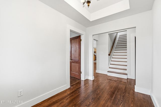 2520 W Beaver Creek Drive, Powell, TN 37849