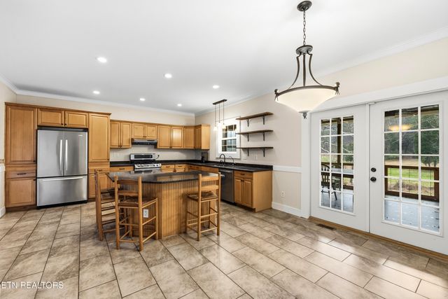 2520 W Beaver Creek Drive, Powell, TN 37849