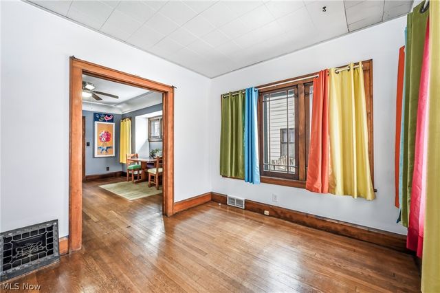 15 S Portland Avenue, Youngstown, OH 44509