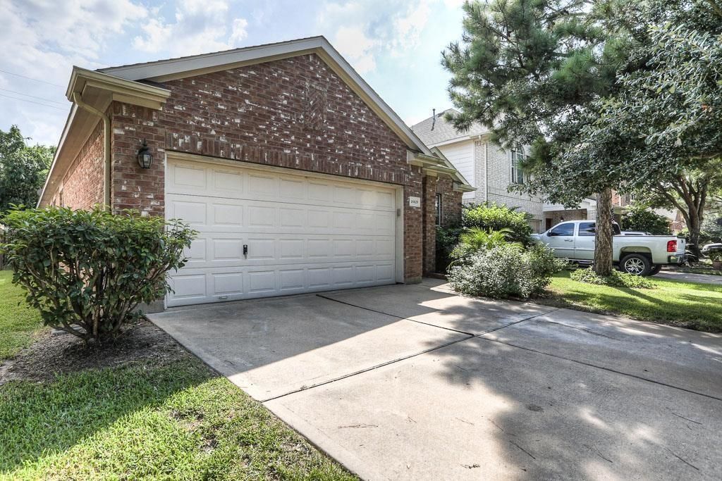 16619 Whitaker Creek Drive, Houston, TX 77095