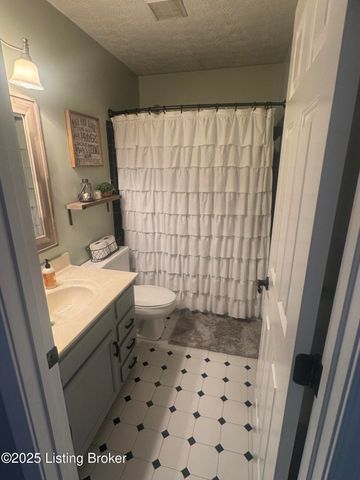 10110 Lanson Ct, Louisville, KY 40272