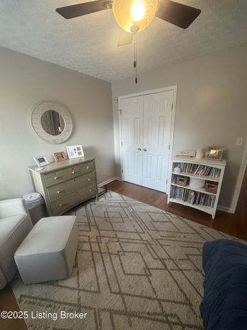 10110 Lanson Ct, Louisville, KY 40272