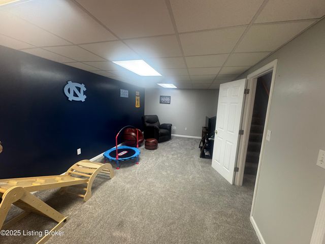 10110 Lanson Ct, Louisville, KY 40272