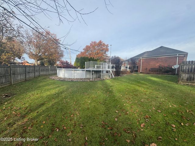 10110 Lanson Ct, Louisville, KY 40272