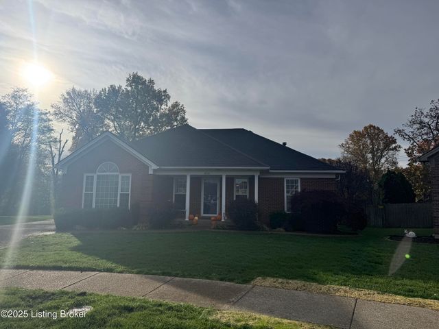 10110 Lanson Ct, Louisville, KY 40272