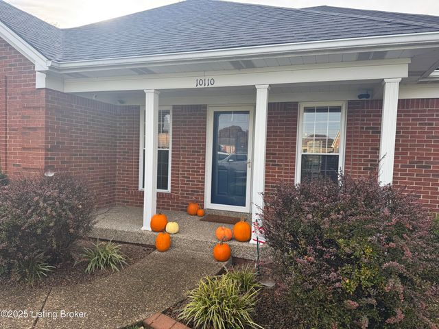 10110 Lanson Ct, Louisville, KY 40272