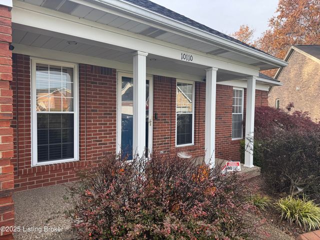 10110 Lanson Ct, Louisville, KY 40272