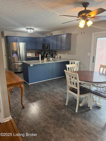 10110 Lanson Ct, Louisville, KY 40272