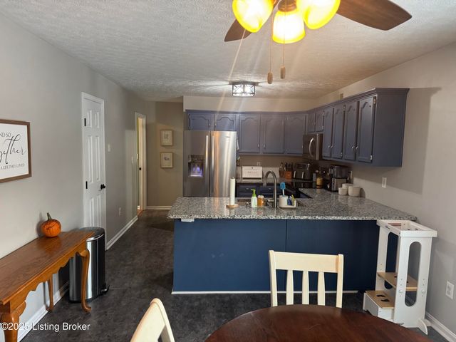 10110 Lanson Ct, Louisville, KY 40272