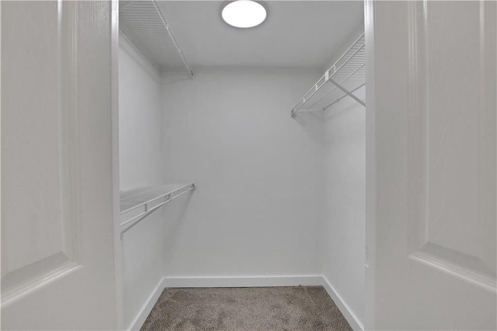 Image 21 of property listing at 122 Tuxworth Circle, Decatur, GA 30033