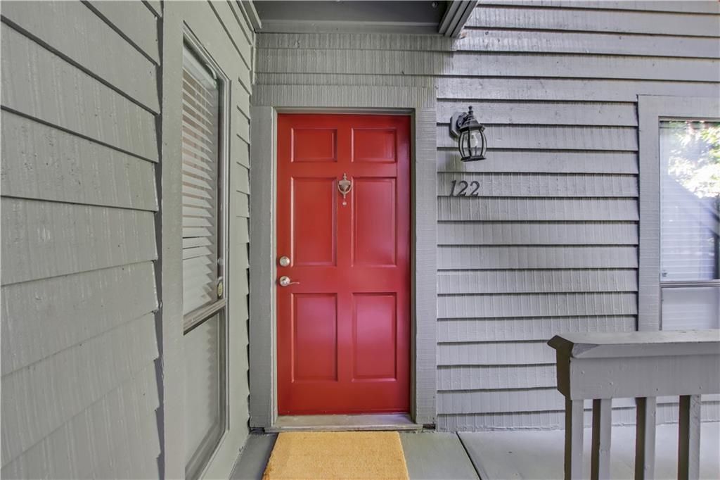 Image 27 of property listing at 122 Tuxworth Circle, Decatur, GA 30033