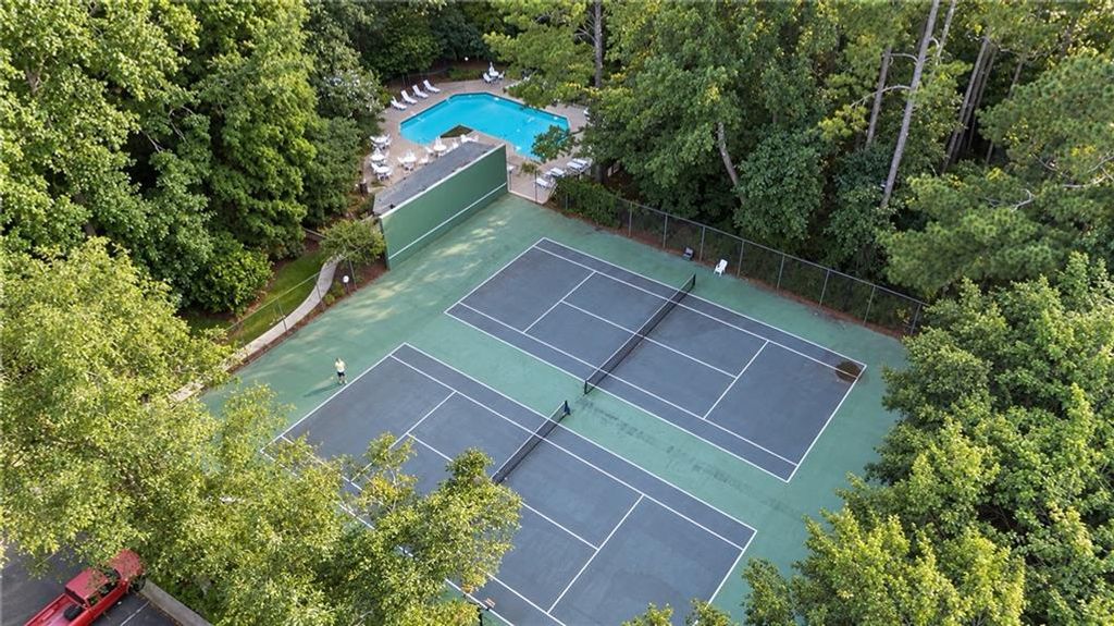 Image 31 of property listing at 122 Tuxworth Circle, Decatur, GA 30033