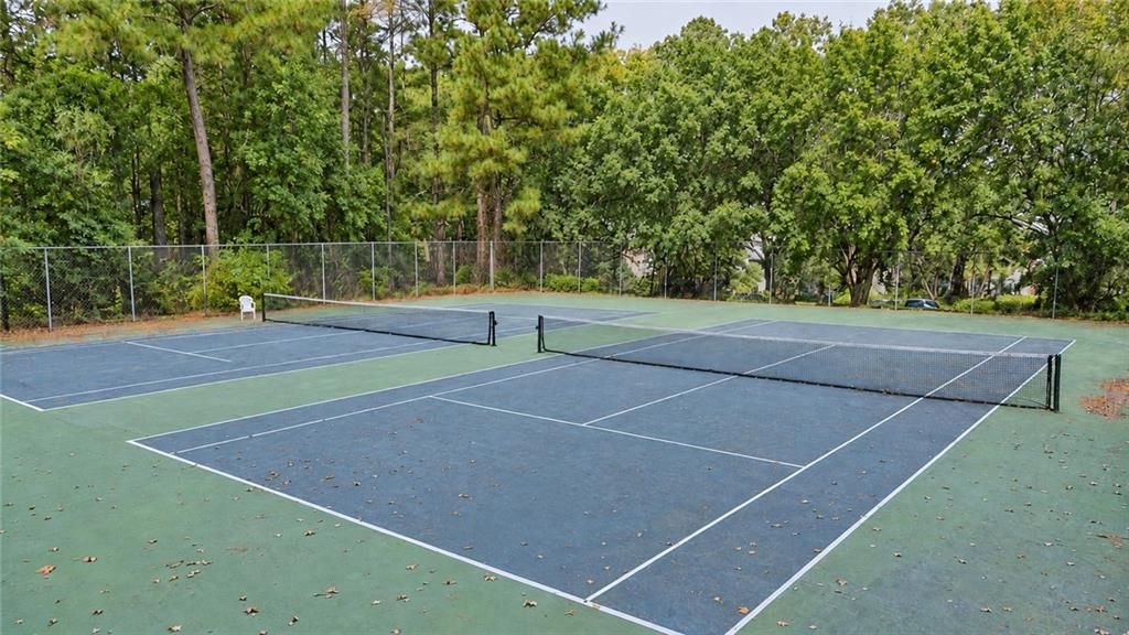 Image 33 of property listing at 122 Tuxworth Circle, Decatur, GA 30033