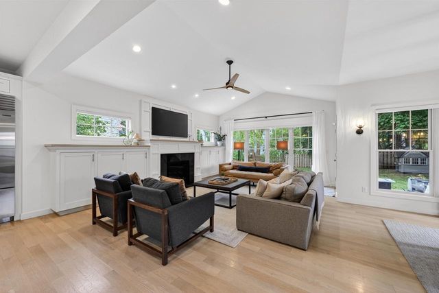 309 Kensington Drive, Madison, WI 53704