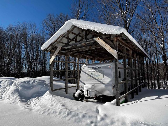 4995 E Slapneck Road, Chatham, MI 49816