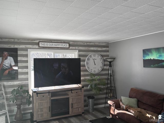 4995 E Slapneck Road, Chatham, MI 49816