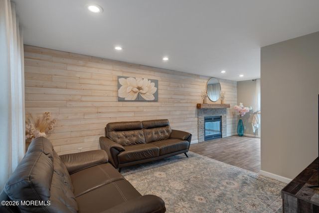 223 Serpent Lane, Manahawkin, NJ 08050