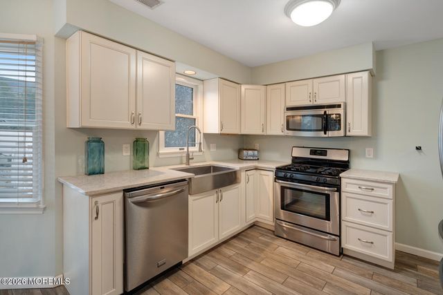 223 Serpent Lane, Manahawkin, NJ 08050