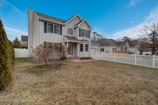 223 Serpent Lane, Manahawkin, NJ 08050