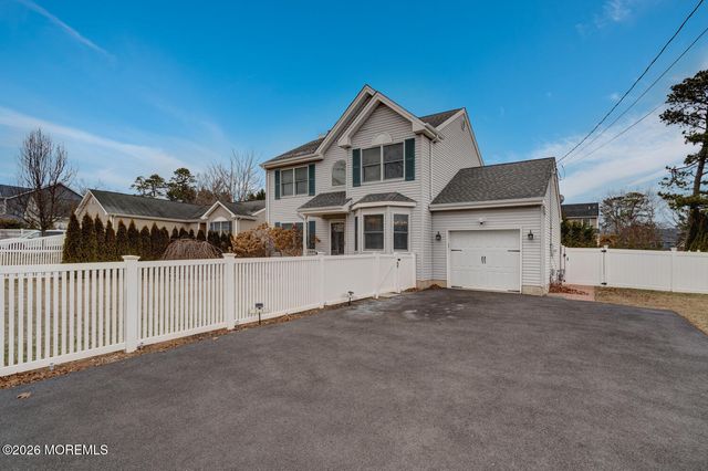 223 Serpent Lane, Manahawkin, NJ 08050