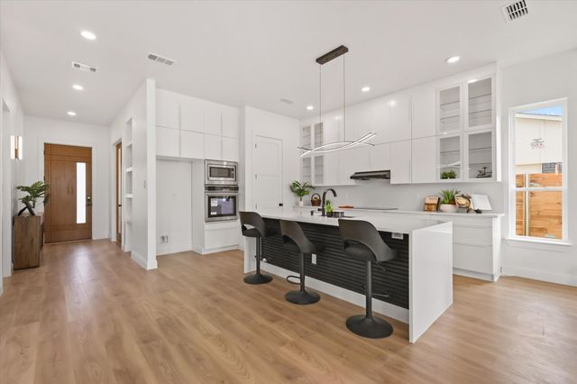 5204 Gibson Drive, The Colony, TX 75056