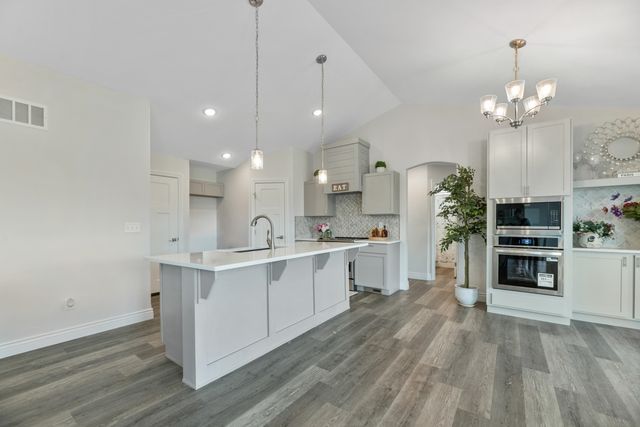 2130 S Tara Falls St, Wichita, KS 67207