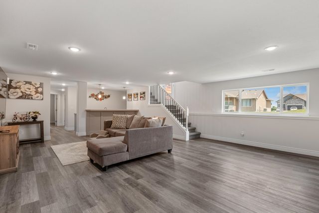 2130 S Tara Falls St, Wichita, KS 67207