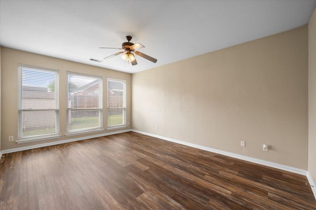 1916 Austin Street, Mansfield, TX 76063