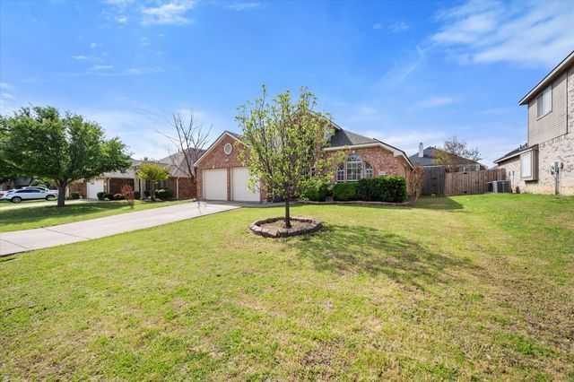 1916 Austin Street, Mansfield, TX 76063