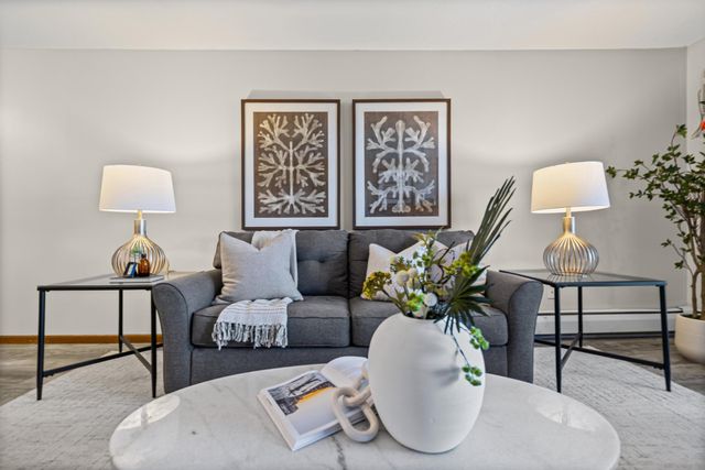 1000 41st Avenue NE 306, Columbia Heights, MN 55421