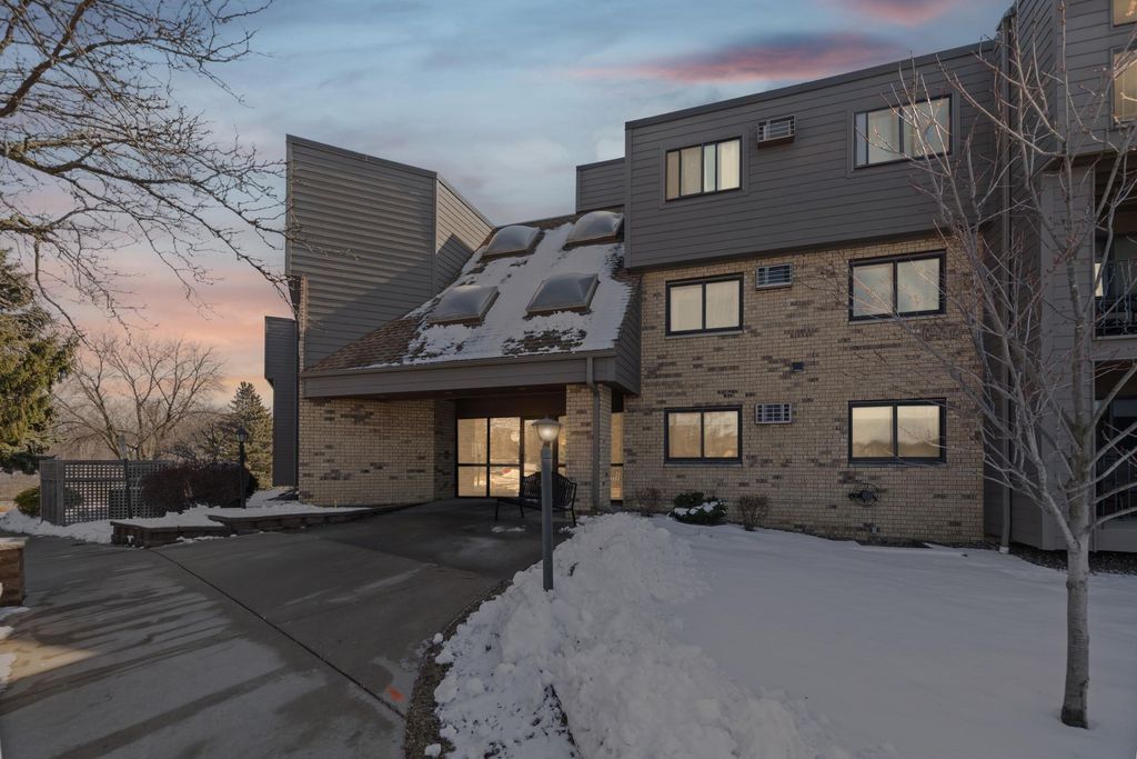 1000 41st Avenue NE 306, Columbia Heights, MN 55421