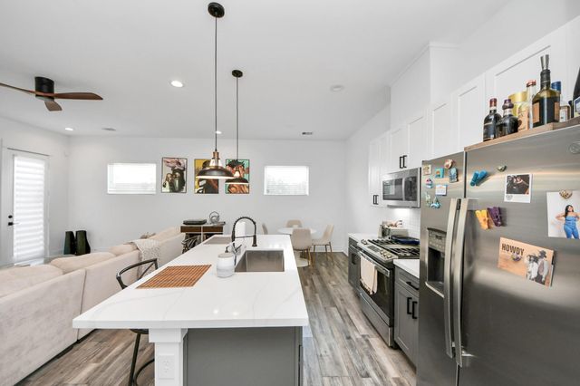 1066 Mansfield Street, Houston, TX 77091