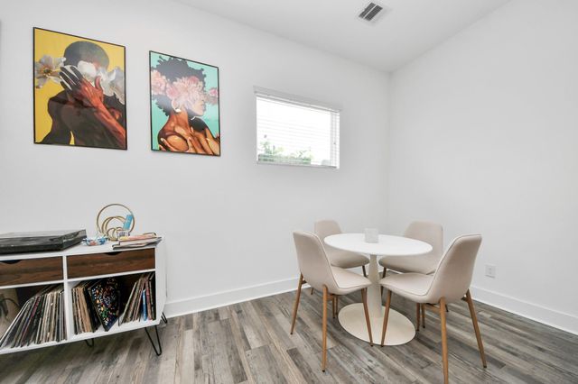 1066 Mansfield Street, Houston, TX 77091