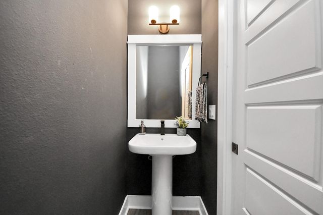 1066 Mansfield Street, Houston, TX 77091