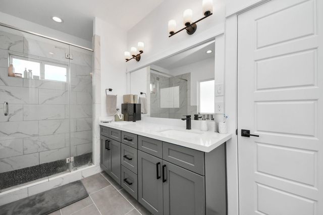 1066 Mansfield Street, Houston, TX 77091