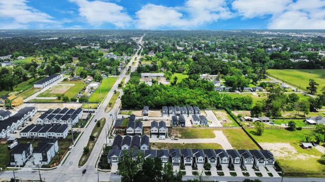 1066 Mansfield Street, Houston, TX 77091