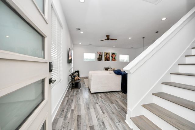 1066 Mansfield Street, Houston, TX 77091