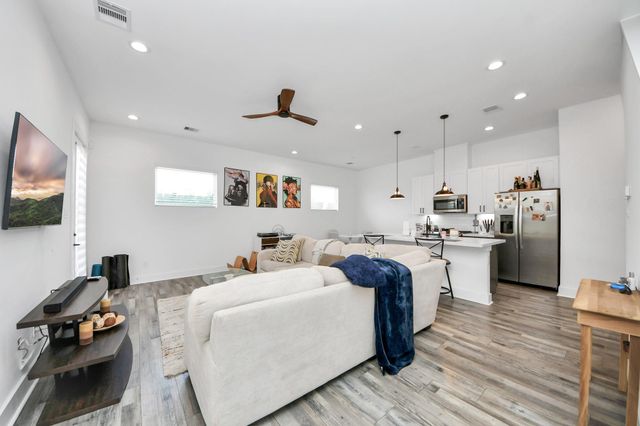 1066 Mansfield Street, Houston, TX 77091